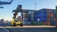 Hyster_Reachstacker_1_LR