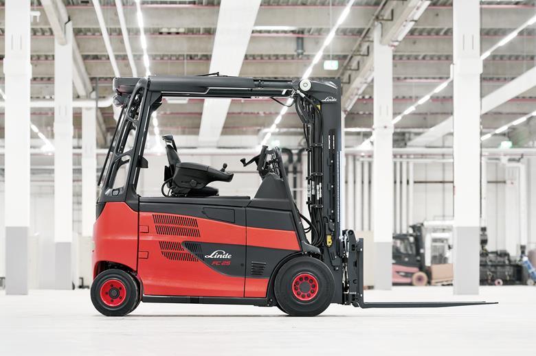 Linde fuel cell forklift