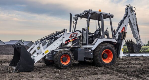 Bobcat B760 Backhoe image 2