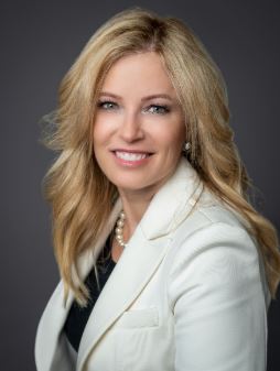 Heather MacDougall headshot